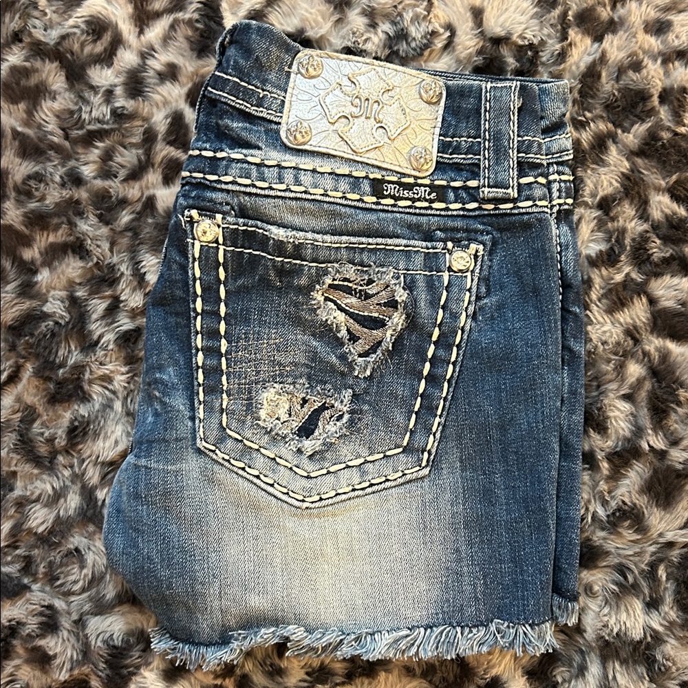 Miss Me Tag size 29 Dark Blue Denim Shorts with  peekaboo pockets